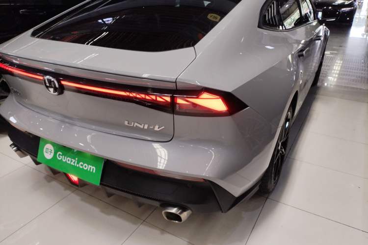 Used Changan UNI-V 2022 1.5T Prestige Version
