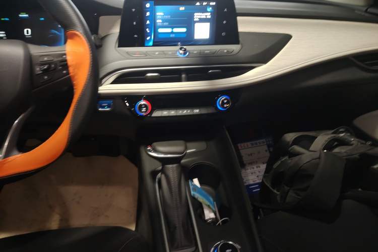 Used Buick Velite 6 2020 Plug-in Hybrid Connected Fashion Model
