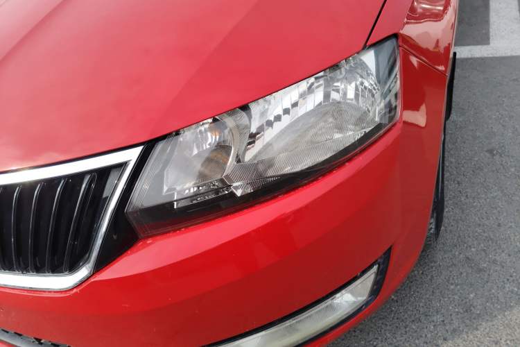 Used Skoda Rapid Spaceback 2014 1.6L Manual Enjoyment Edition