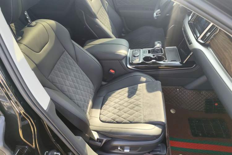 Used Hongqi HS7 2022 2.0T DCT Two-Wheel Drive Smart Connect Flagship Edition Five Seats
