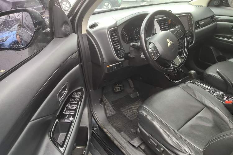 Used Mitsubishi Outlander 2016 2.4L 4x4 Elite Edition 5 Seats
