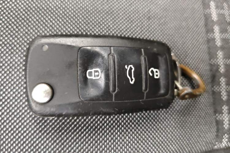 Used Volkswagen Polo 2016 1.6L Automatic Comfort Model
