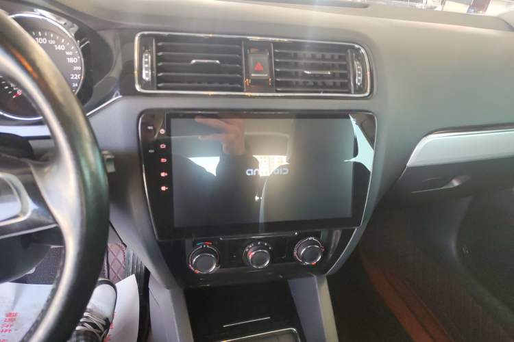 Used Volkswagen Sagitar 2015 1.6L Manual Comfort Model
