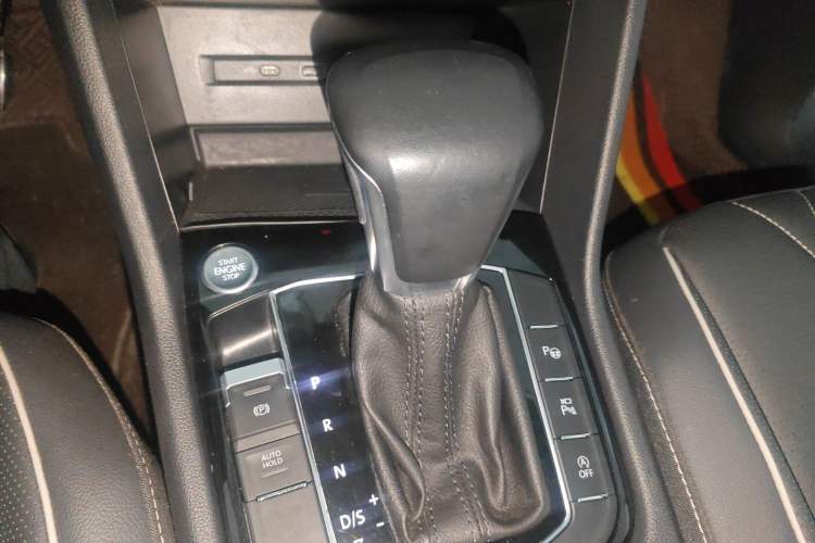 Used Volkswagen Tiguan L 2023 330TSI Automatic Two-Wheel Drive R-Line Enjoyment Edition
