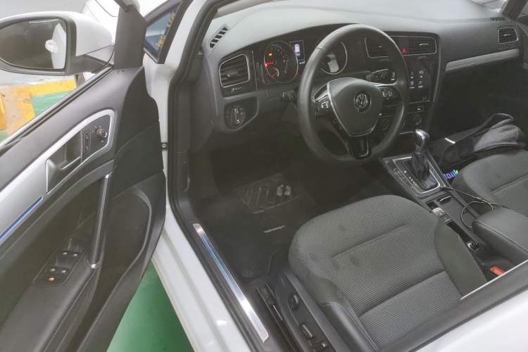 Used Volkswagen Golf Pure Electric 2020 Chari