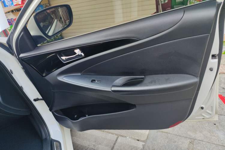 Used Hyundai Sonata 2015 Classic 2.0L Automatic Luxury Edition
