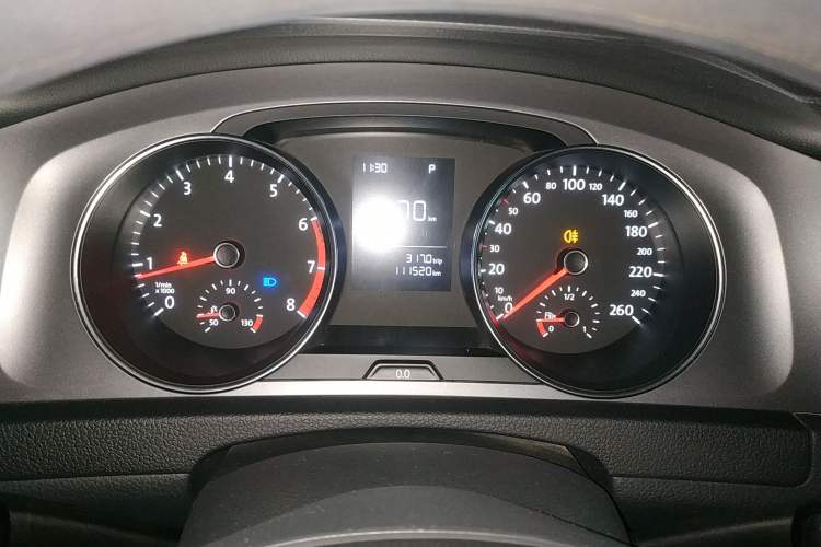 Used Volkswagen Golf 2016 1.6L Automatic Fashion Model
