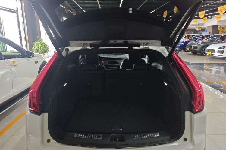 Used Cadillac XT4 2022 28T Two-Wheel-Drive Luxury Version
