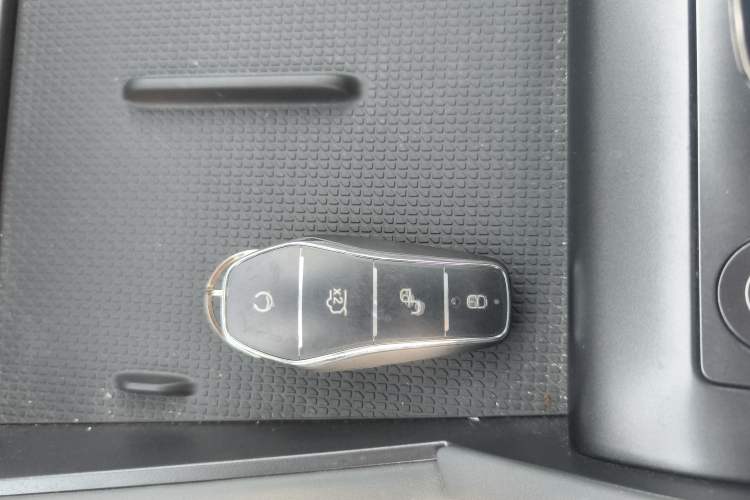 Used BYD Qin L 2025 DM-i Smart Drive 120KM Leading Model
