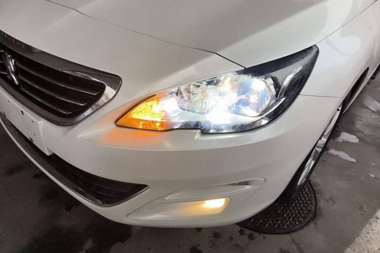 Used Peugeot 408 2014 1.8L Manual Leading Edition