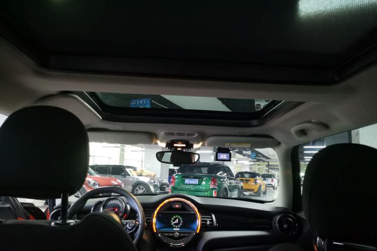 Used  MINI 2018 1.5T COOPER Classic Edition
