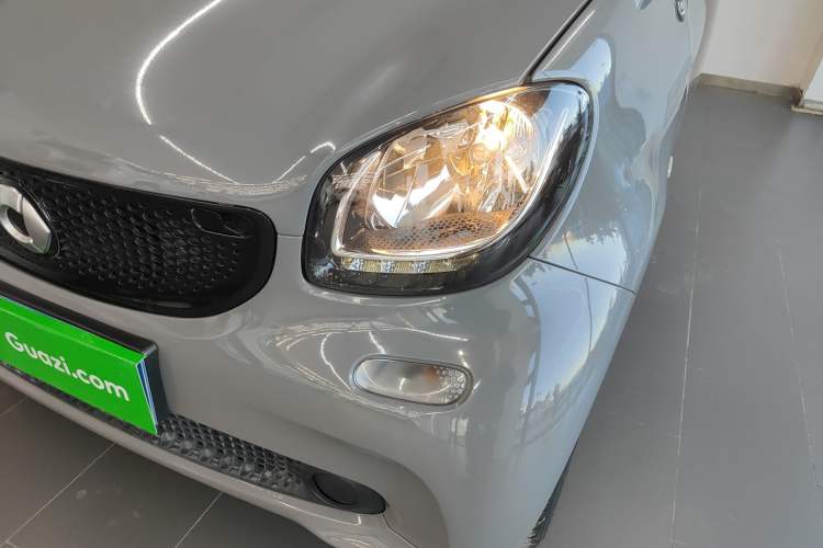 Used  fortwo 2015 1.0L 52 kW Hardtop Passion Edition
