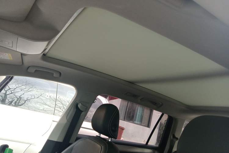 Used Volkswagen Tiguan L 2018 330TSI Automatic Two-Wheel Drive Luxury Edition