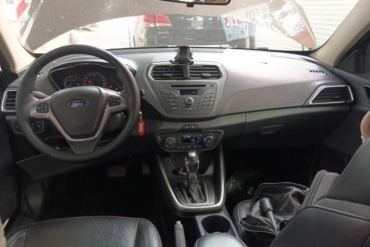 Used Ford Escort 2015 1.5L Automatic Fashion Model
