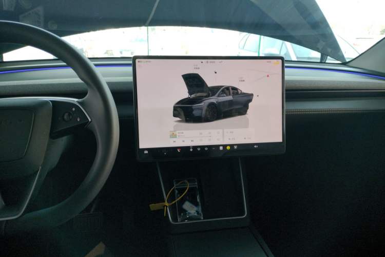 Used Tesla Model Y 2025 Rear-Wheel-Drive Version