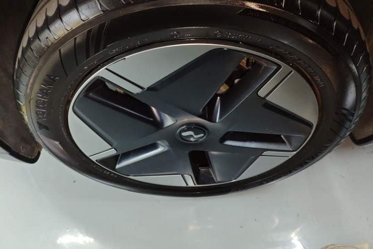 Used ONVO L60 2024 60 kWh All-Wheel Drive
