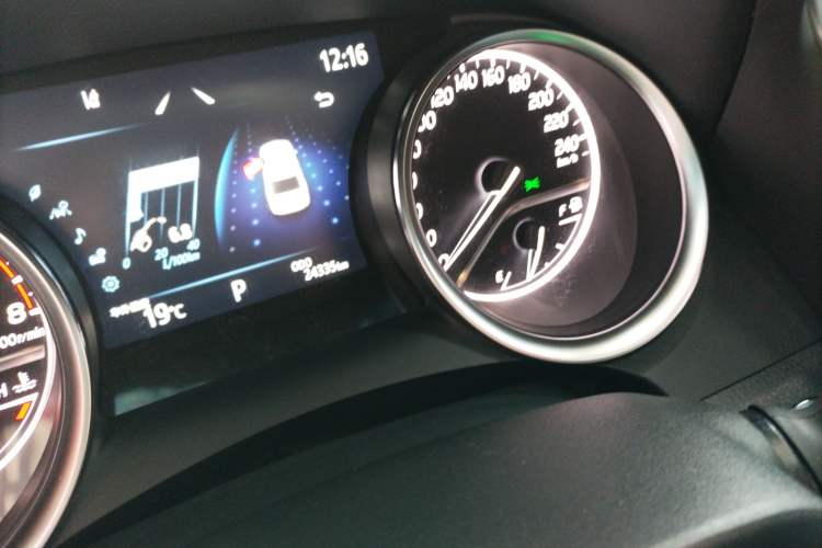 Used Toyota Camry 2023 2.0G Luxury Edition