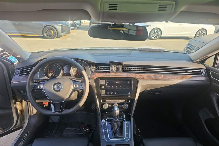 Used Volkswagen Magotan 2019 330TSI DSG Luxury Model China V Standard
