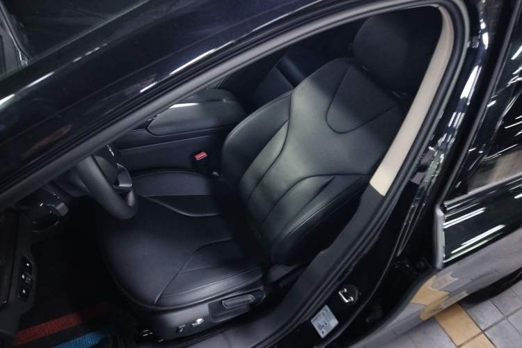 Used Hongqi E-QM5 2021 Charging Flagship Edition
