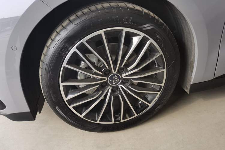 Used BYD Han 2025 DM-i Intelligent Driving Edition 125KM LiDAR Flagship Model
