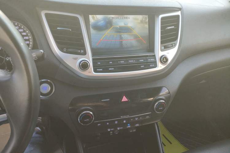 Used Hyundai Tucson 2015 1.6T Dual-Clutch Two-Wheel-Drive Smart Model
