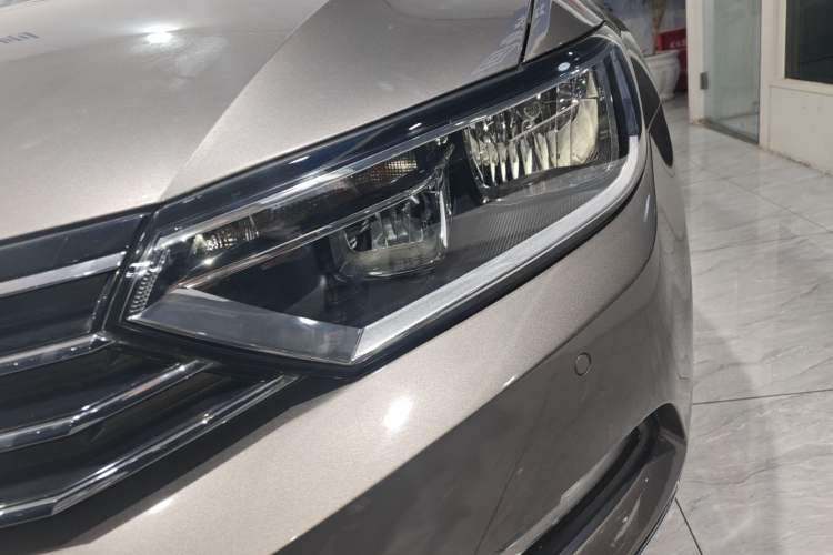 Used Volkswagen Magotan 2018 330TSI DSG Advanced Model
