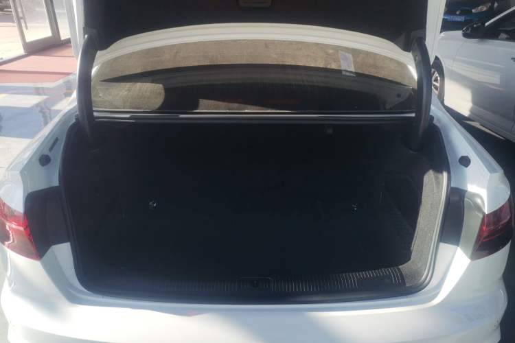 Used Audi A4L 2022 40 TFSI Luxury Dynamic Model
