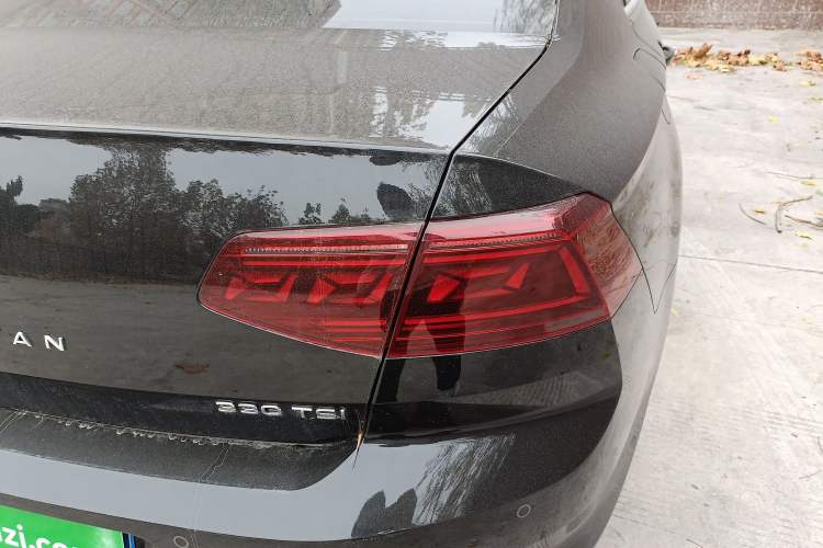 Used Volkswagen Magotan 2025 Revised Version 2 Zhongxiang Edition 330TSI DSG Luxury Trim
