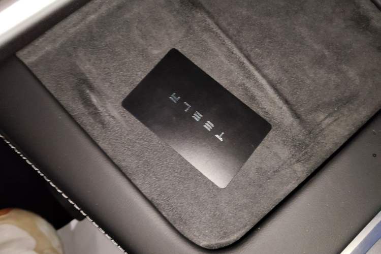 Used Tesla Model Y 2024 Rear-Wheel-Drive Version
