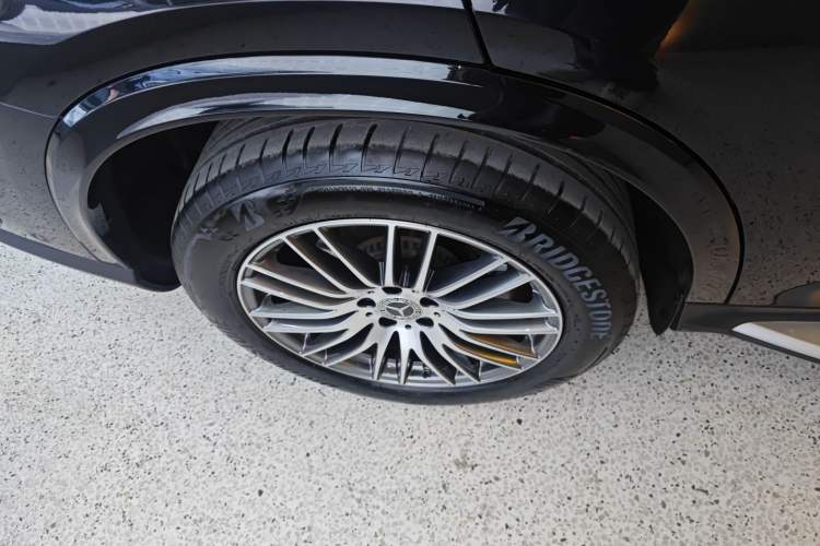 Used Mercedes-Benz GLC 2025 GLC 300 L 4MATIC Dynamic Model 5 Seats