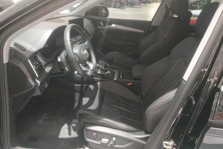 Used Audi Q5L 2023 40T Fashionable and Dynamic Edition
