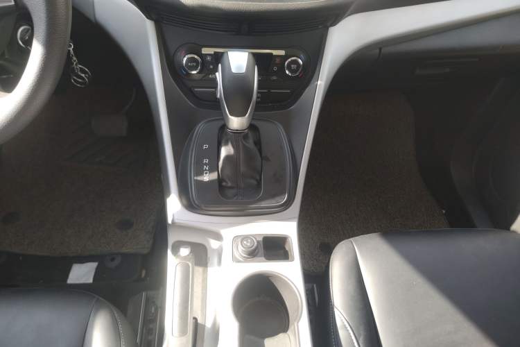 Used Ford Kuga 2015 1.5L GTDi Two-Wheel-Drive Comfort Model
