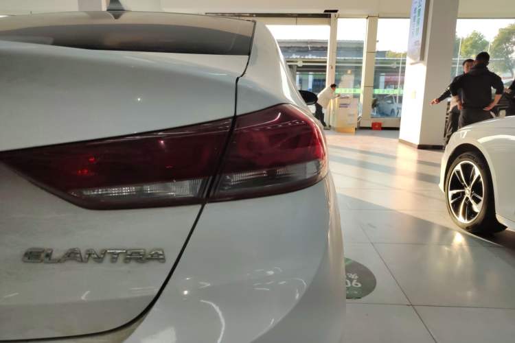 Used Hyundai Elantra 2016 1.6L Automatic ZhiXuan · Luxury Version
