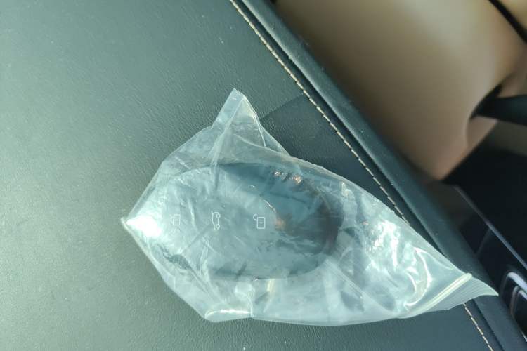 Used  R7 2023 Rear-Drive Screen King Edition
