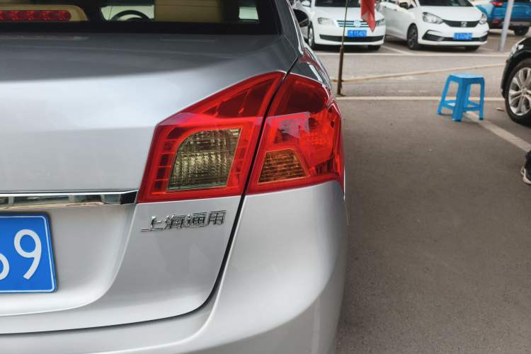 Used Buick Excelle 2013 1.5L Automatic Classic Model
