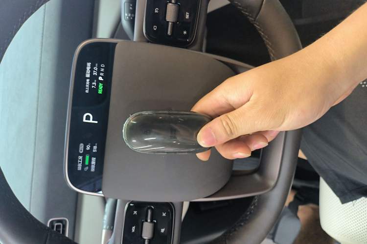 Used Li Auto MEGA 2024 Ultra Model
