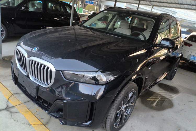 Used BMW X5 2023 xDrive 30Li Luxury M Sport Night Edition Package
