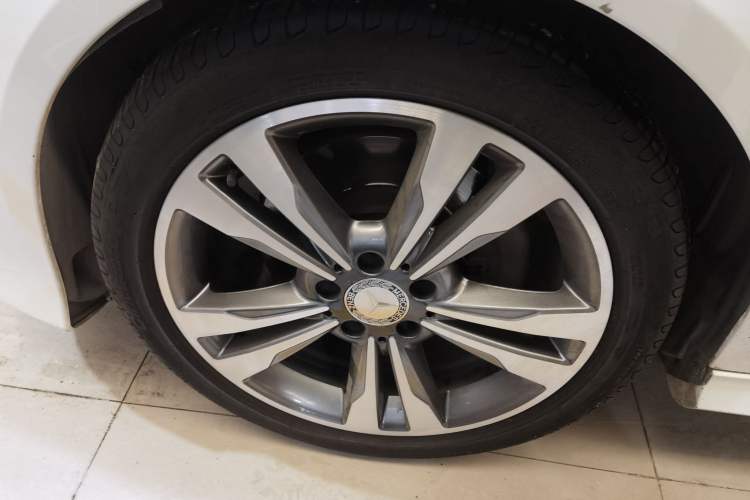 Used Mercedes-Benz E-Class 2015 Facelift E 200 L Sport Edition
