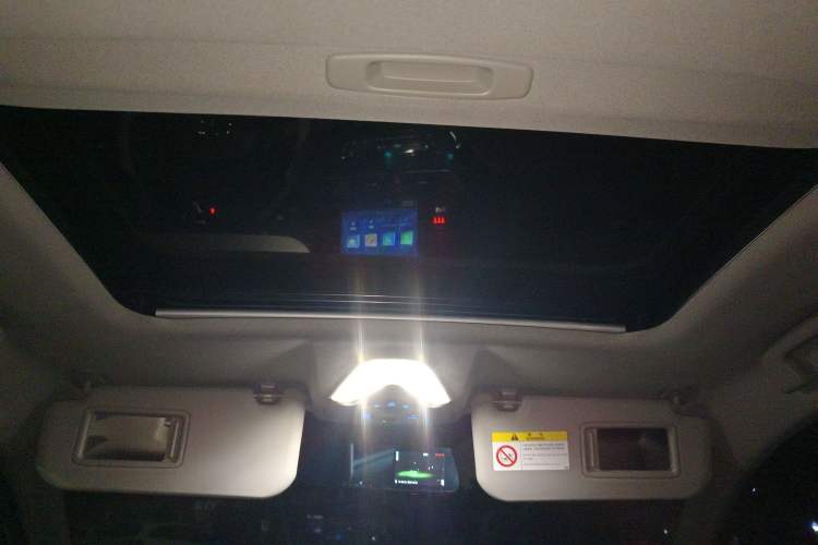 Used Toyota IZOA 2022 2.0L Yixing Version
