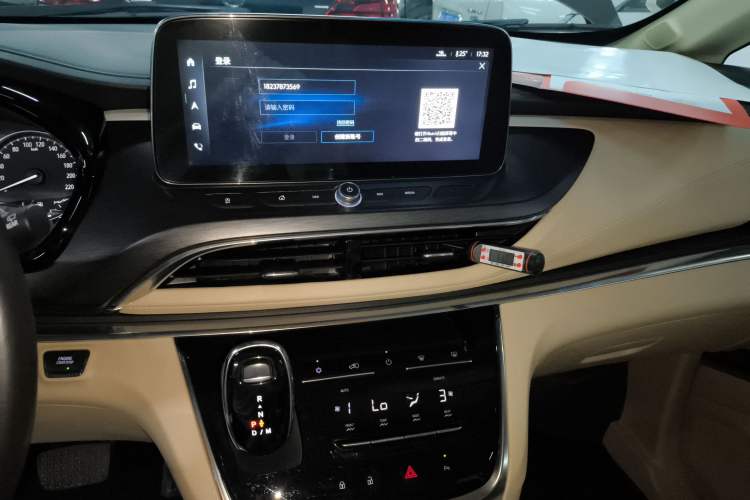 Used Buick GL8 2023 Facelifted Land Cruiser Executive Luxury Version
