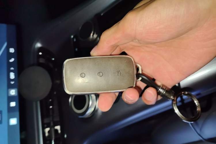 Used  E5 2024 440km Launch Edition
