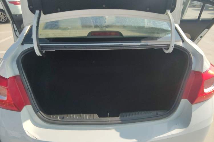 Used Chevrolet Cruze 2015 1.5L Classic SE MT
