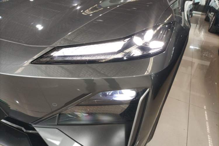 Used  S07 2024 215Max Range-Extended Version
