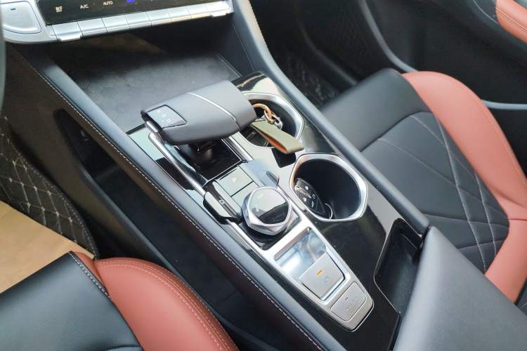 Used Changan Eado 2024 PLUS Blue Whale NE 1.4T GDI DCT High-Energy Edition
