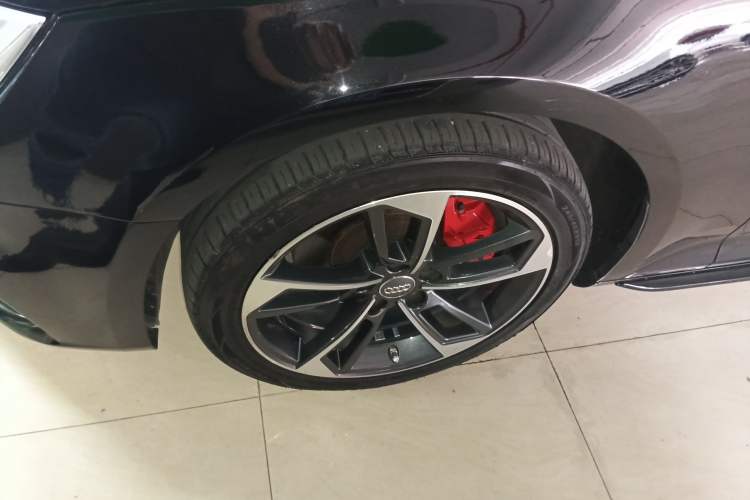 Used Audi A4L 2019 40 TFSI Ambition China VI
