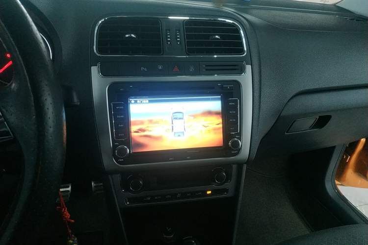 Used Volkswagen Polo 2014 1.6L Cross Polo Automatic
