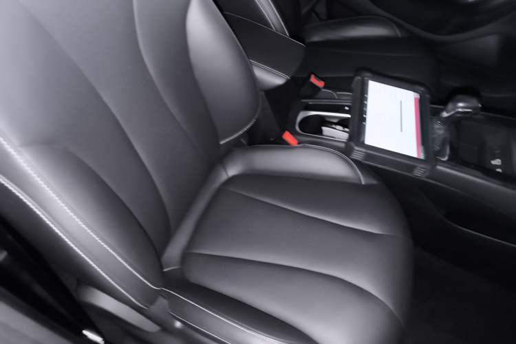 Used Roewe i5 2020 1.5L Automatic 4G Connect Luxury Flagship Edition
