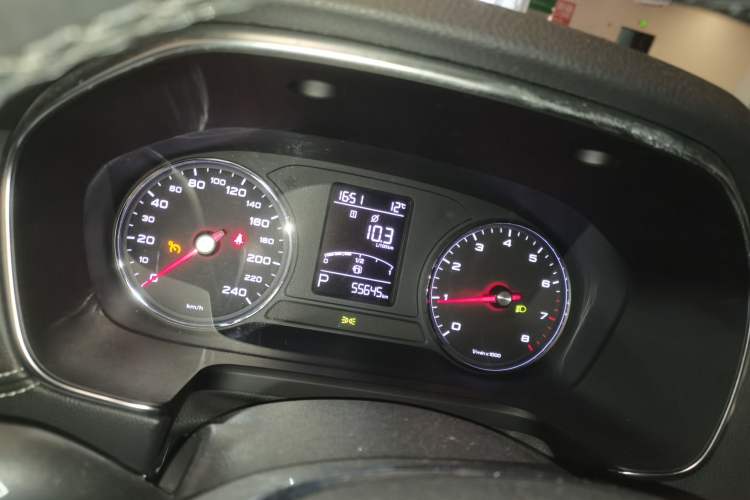 Used Roewe RX5 2016 20T Two-Wheel Drive Automatic Internet Smart Edition