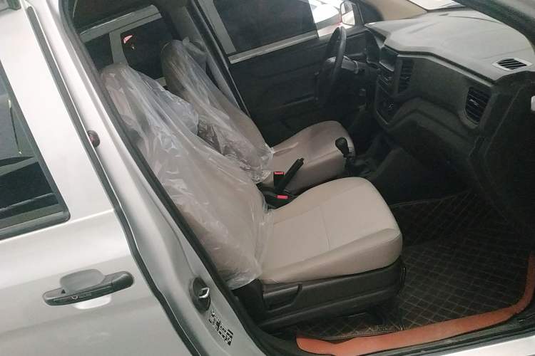 Used Wuling Hongguang V 2022 1.5L Jingqu Edition Electric-Assist LAR
