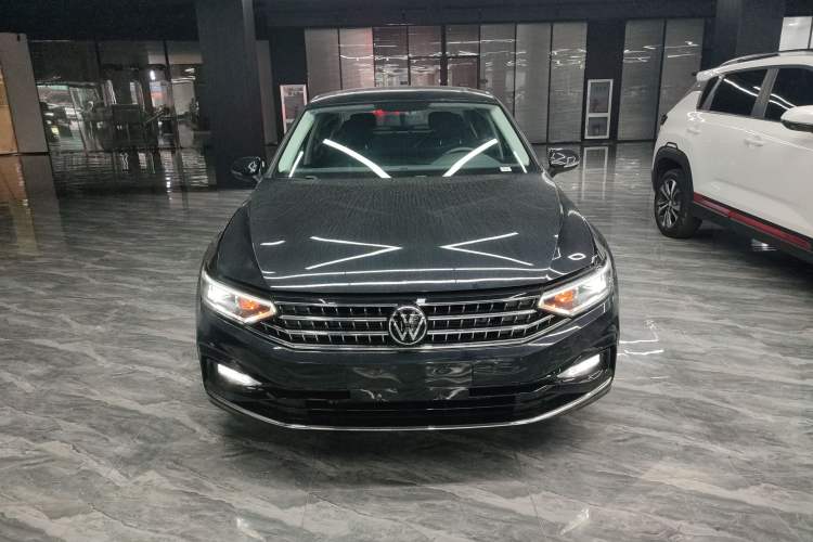 Used Volkswagen Magotan 2025 Zhongxiang Version 280TSI DSG Comfort Edition
